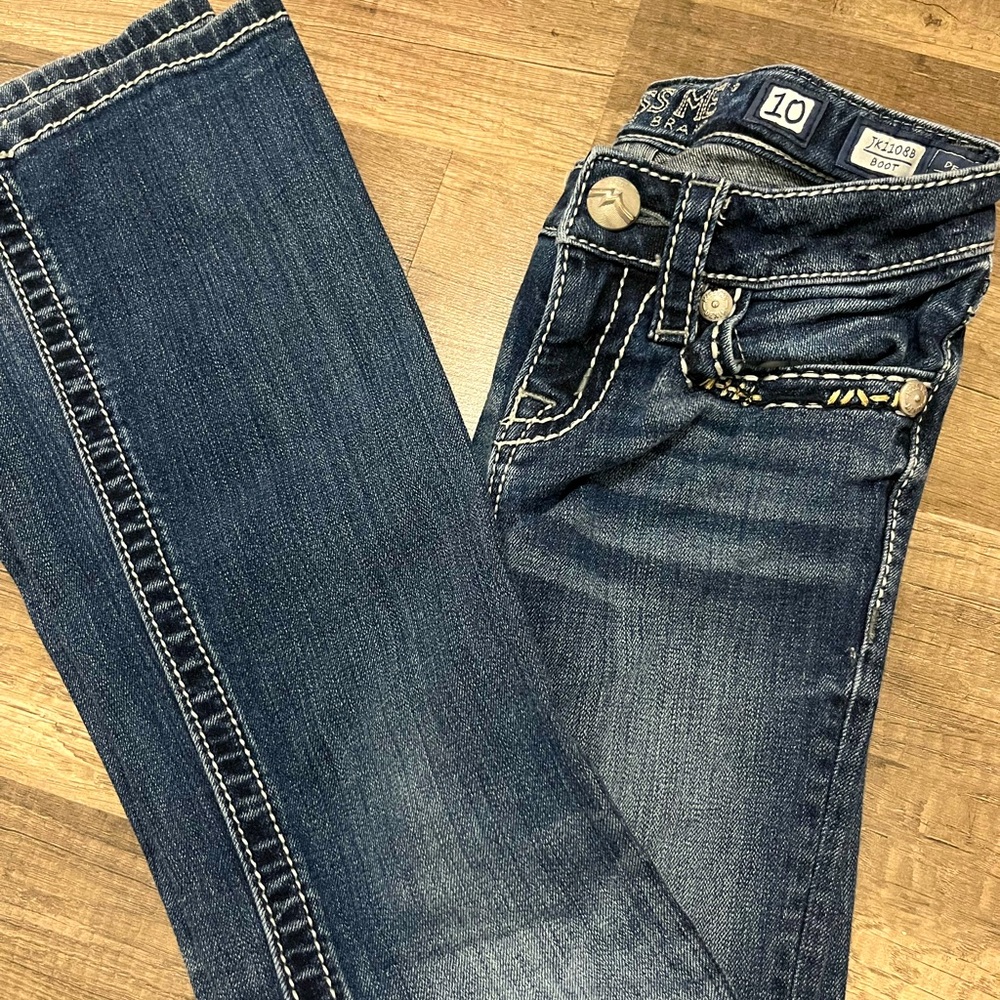 Miss me bootcut jeans size 10 in young girls.